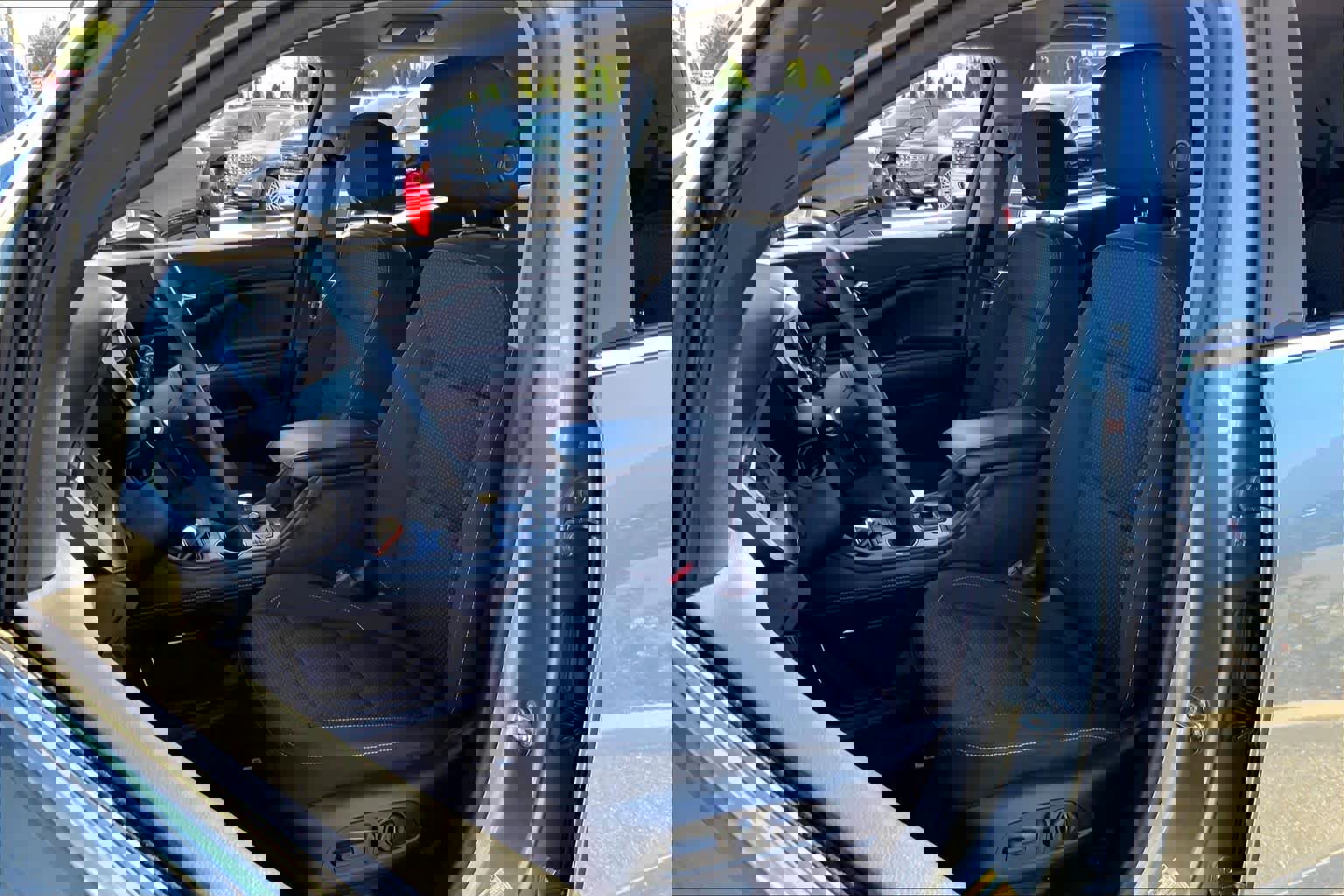 Certified 2023 GMC Acadia SLE w/ Driver Convenience Package image 8