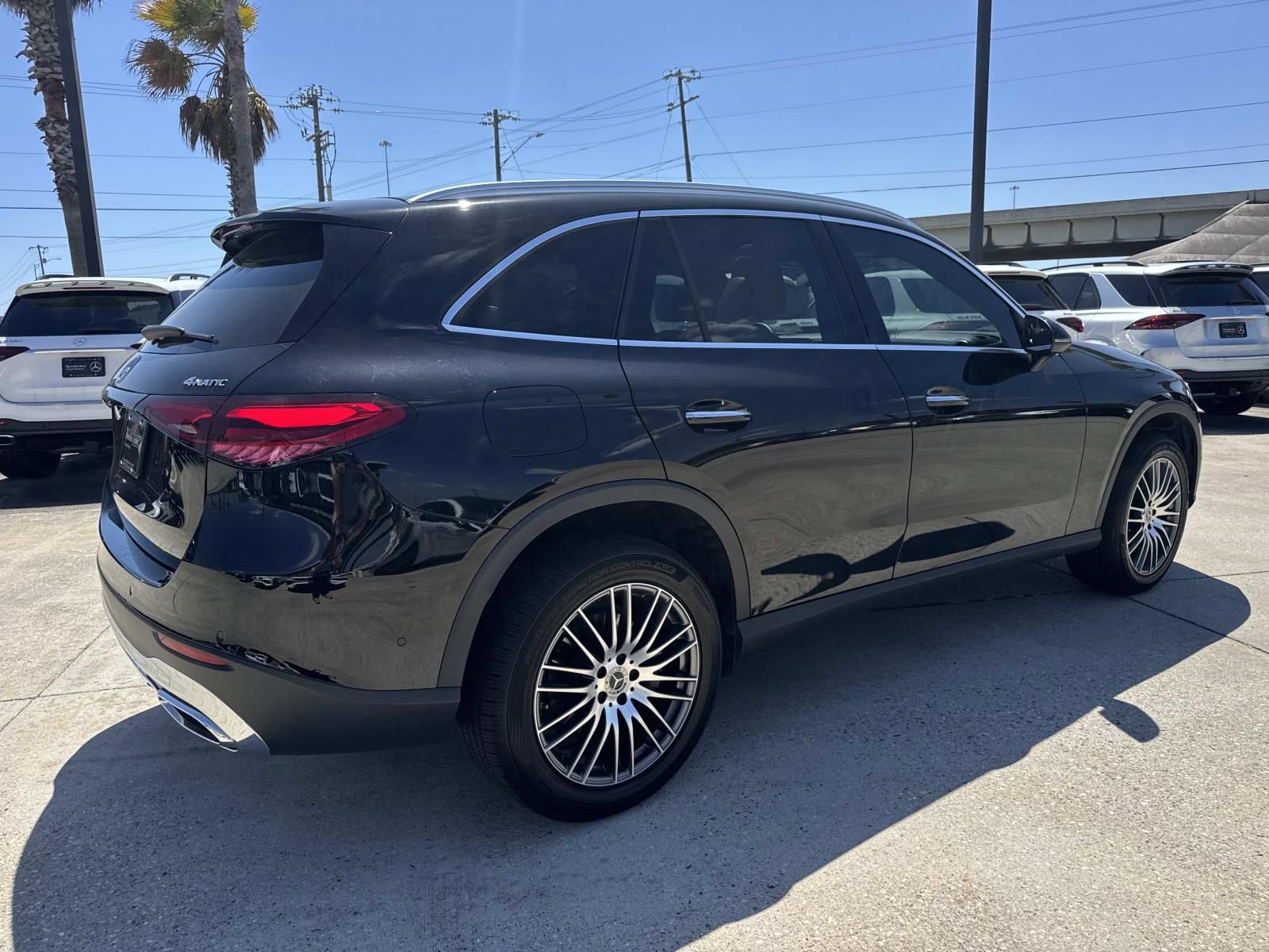 Used 2024 Mercedes-Benz GLC 300 4MATIC image 5