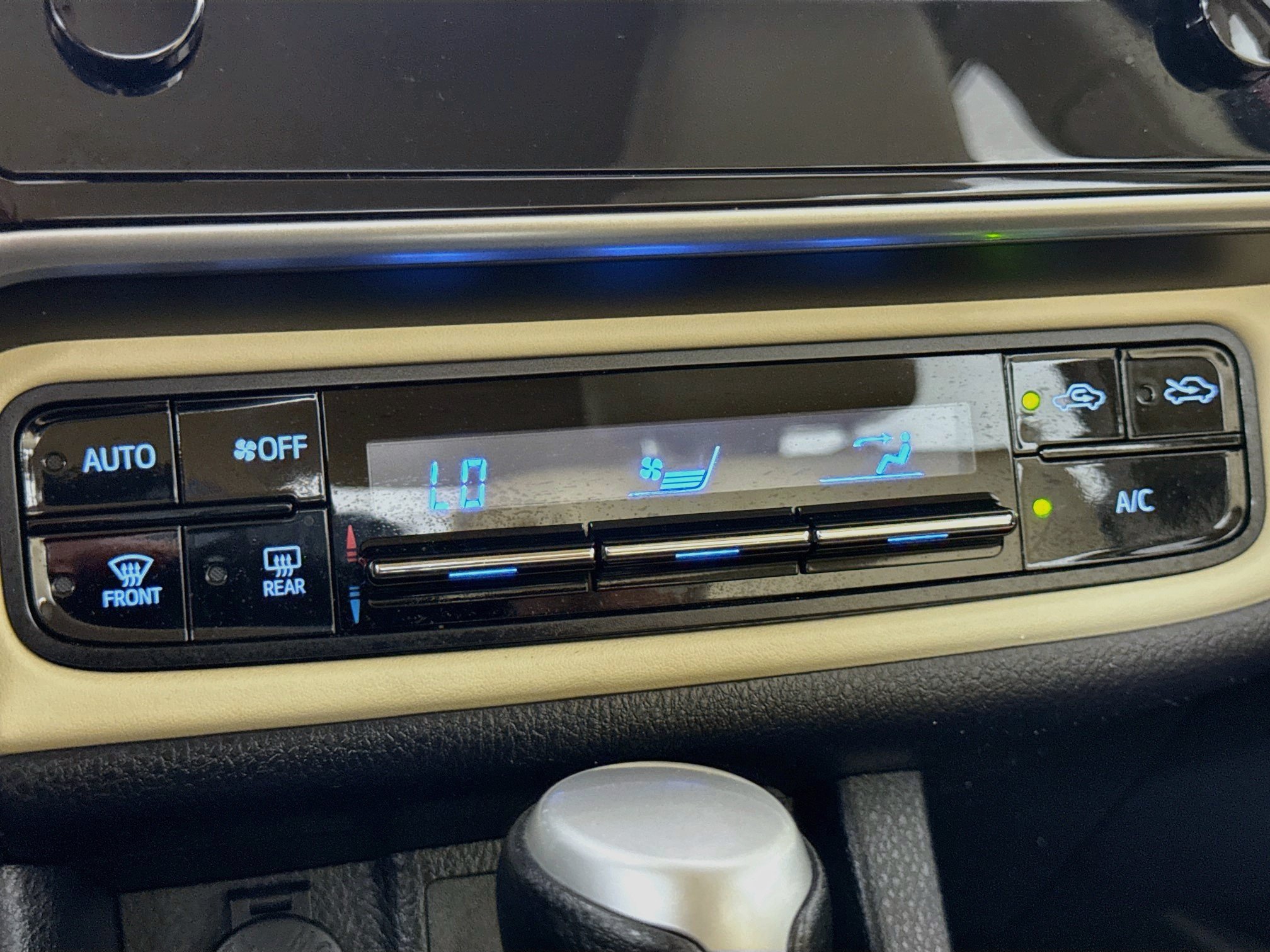 Certified 2018 Toyota Corolla LE FWD image 16