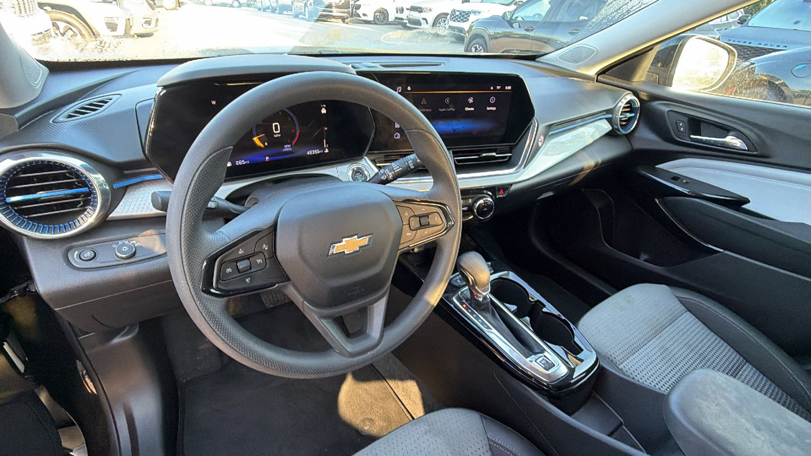 Used 2025 Chevrolet Trax LT FWD image 24