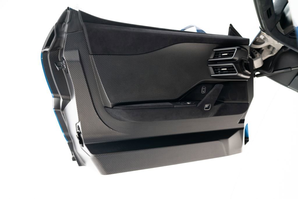 Used 2019 Ford GT RWD image 21