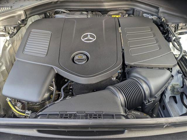 Used 2025 Mercedes-Benz GLC 300 4MATIC image 23