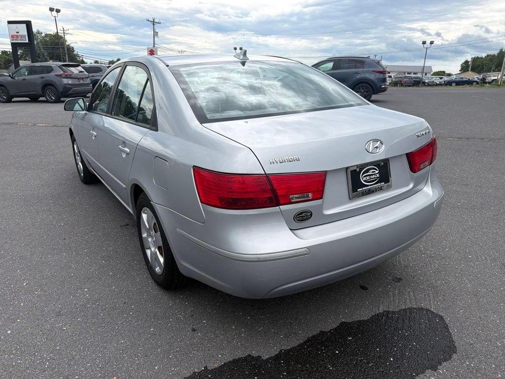 Used 2010 Hyundai Sonata GLS FWD image 3