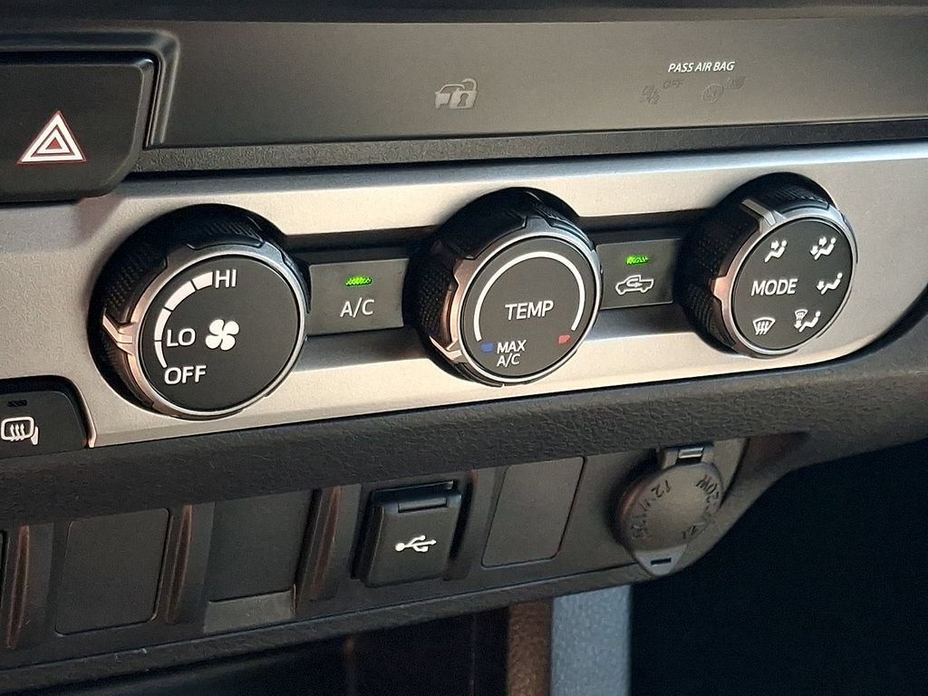 Used 2020 Toyota Tacoma SR AWD/4WD image 17