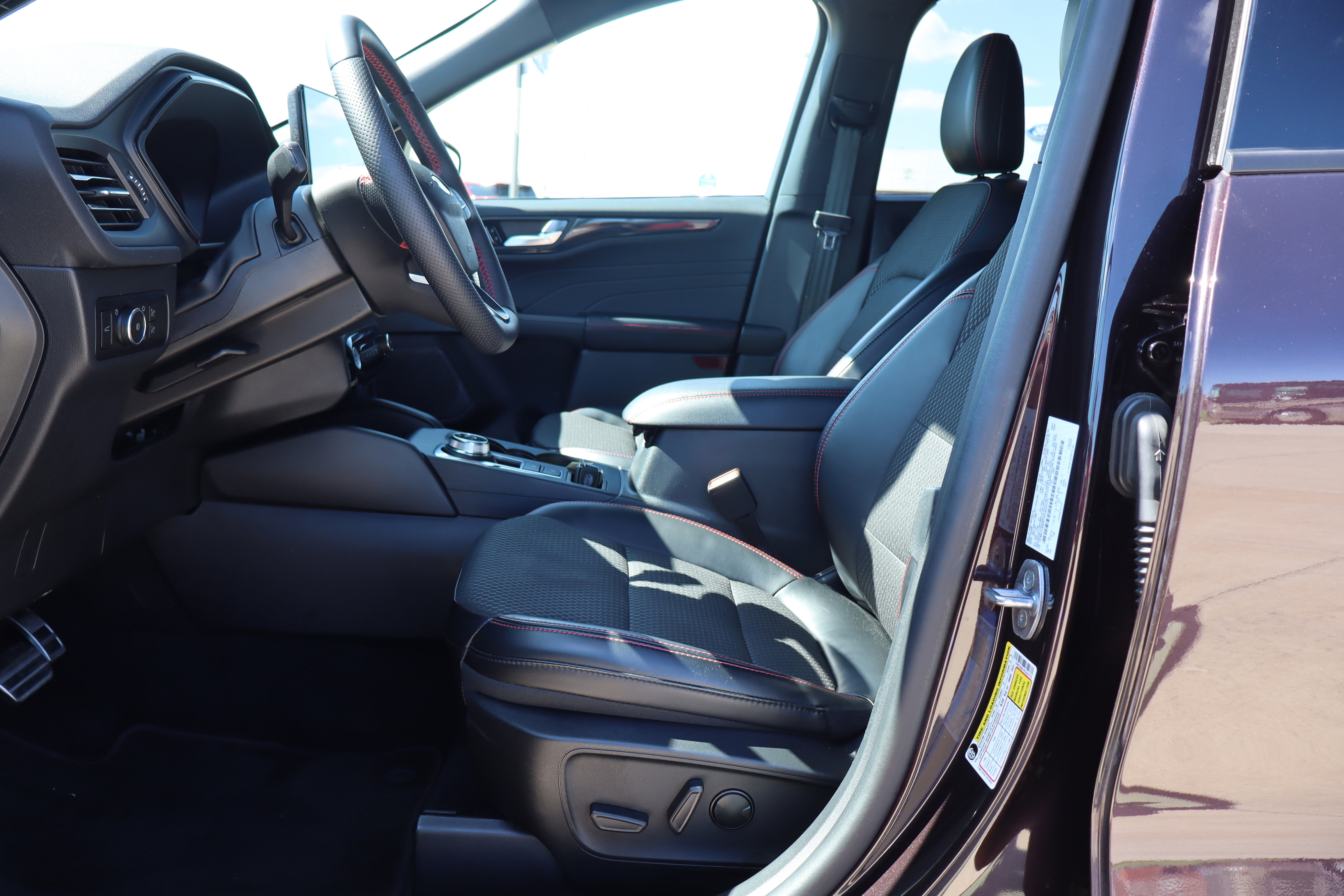 Used 2023 Ford Escape ST-Line Select w/ Tech Pack #2 image 10