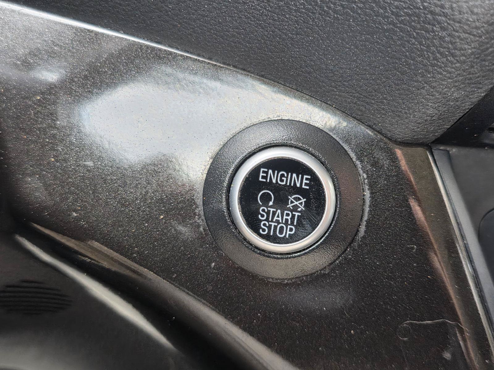 Used 2018 Ford C-MAX Titanium FWD image 14