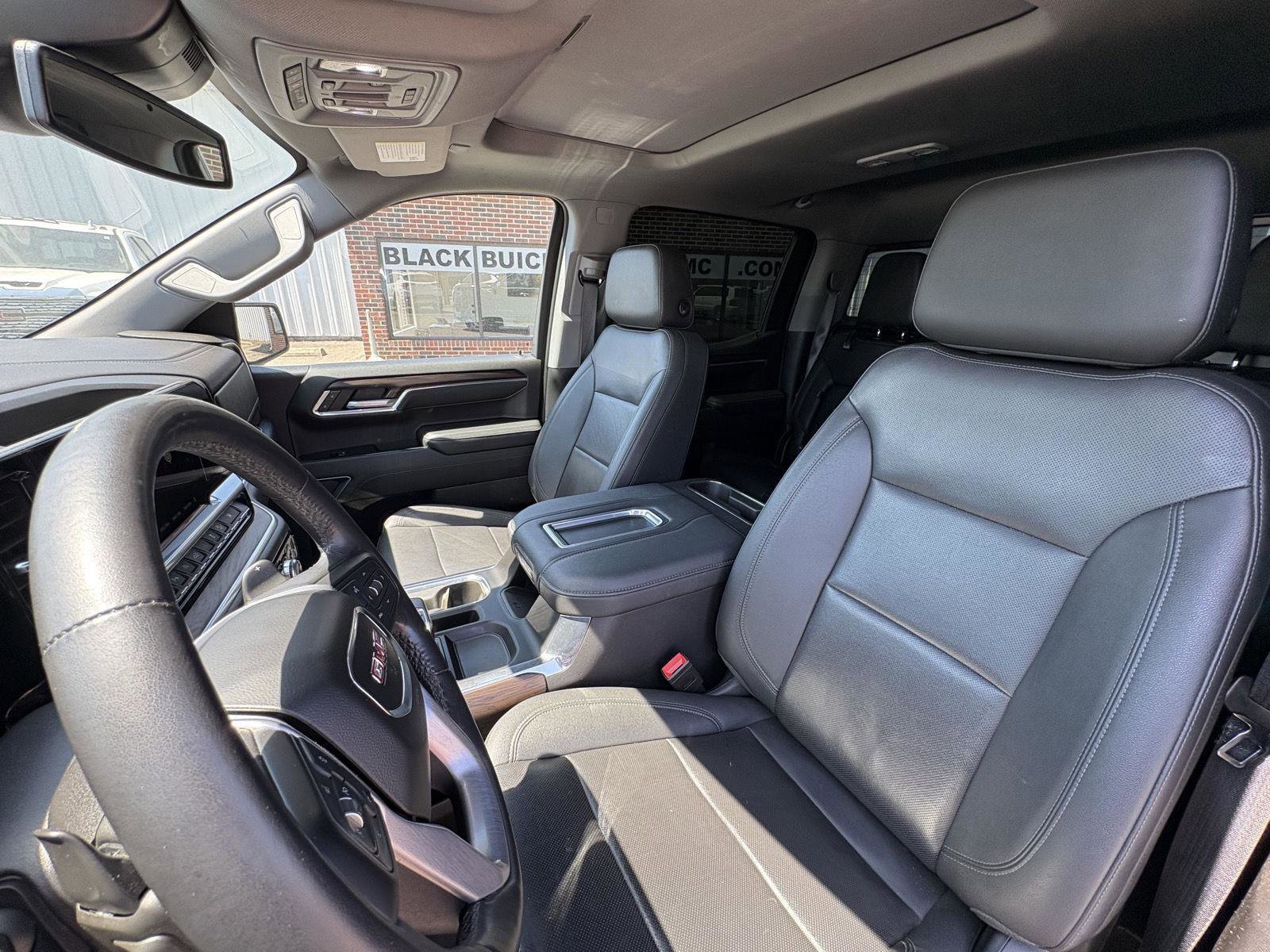 Used 2022 GMC Sierra 1500 SLT w/ SLT Premium Plus Package AWD/4WD image 9