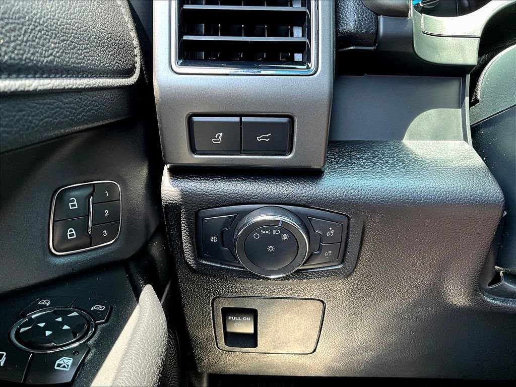 Used 2021 Ford Expedition XLT AWD/4WD image 15