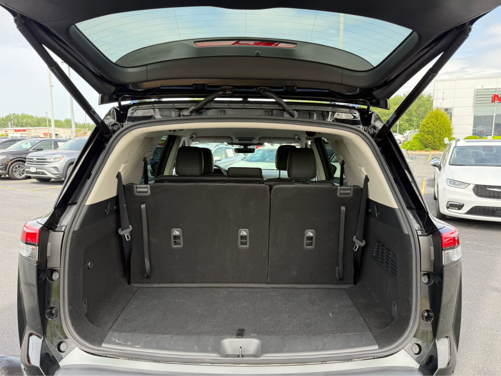 Used 2026 Nissan Pathfinder SL AWD/4WD image 18