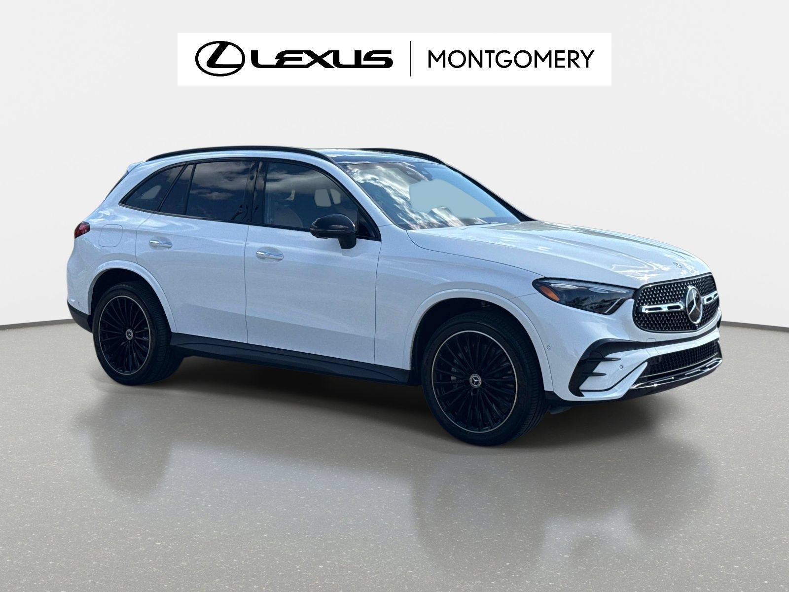 Used 2023 Mercedes-Benz GLC 300 image 1