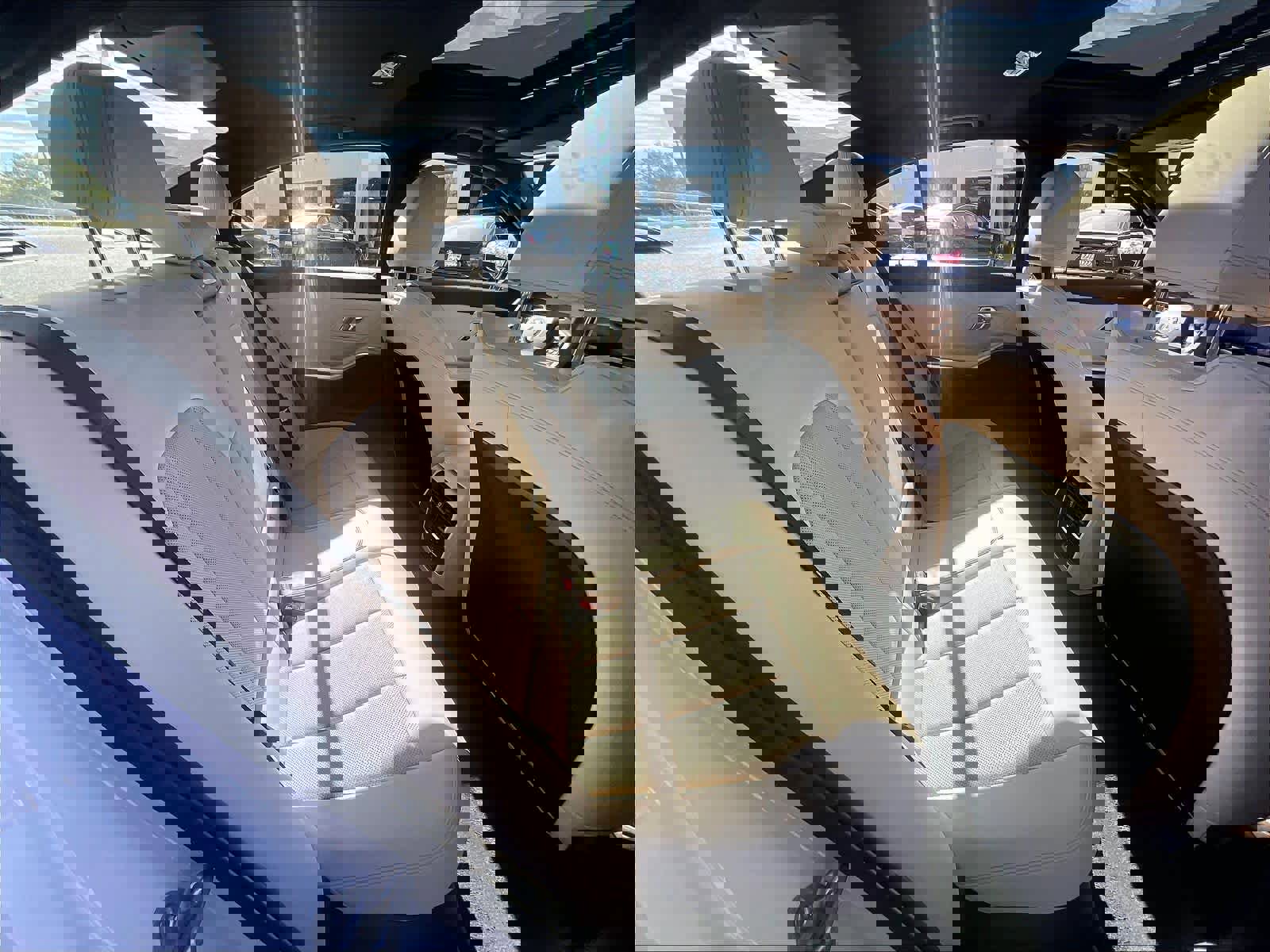 Used 2025 BMW 330i Sedan w/ M Sport Package image 28