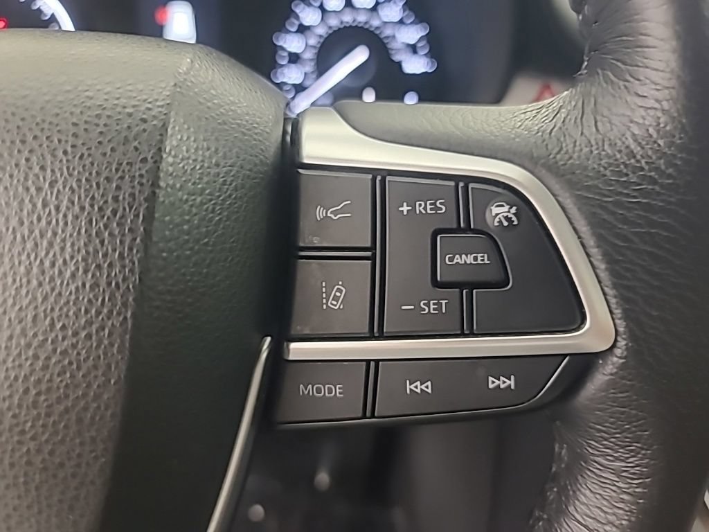 Used 2023 Toyota Sienna XLE AWD/4WD image 34