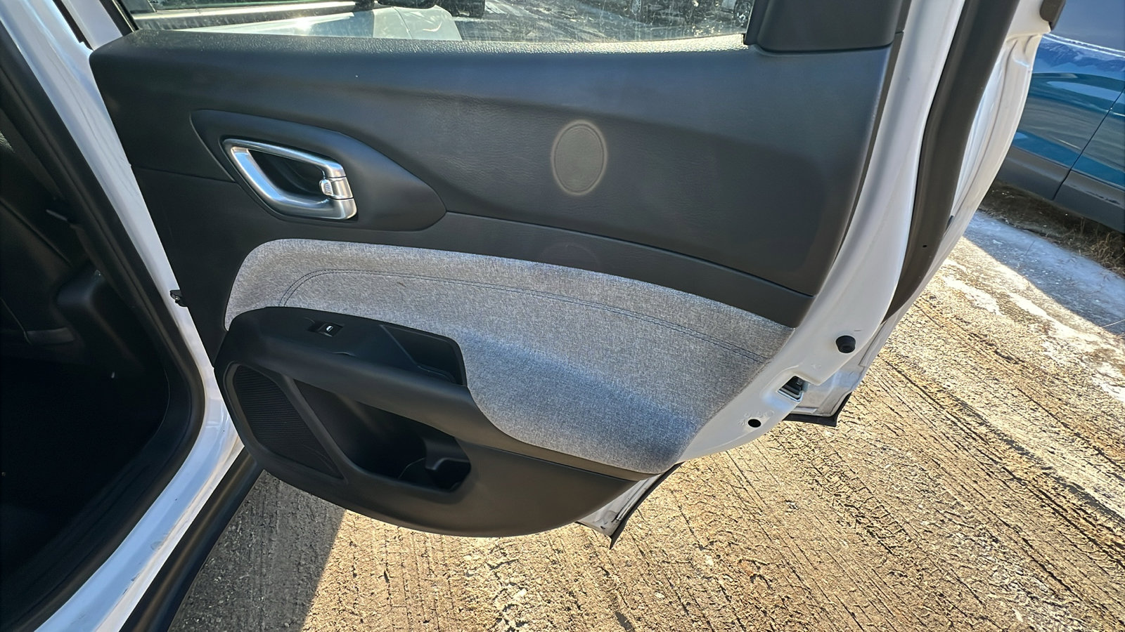 Used 2024 Jeep Compass Latitude image 20