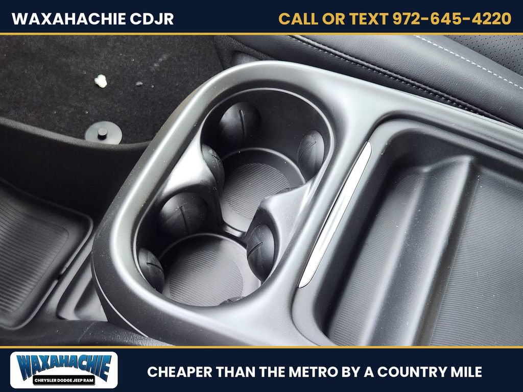 New 2027 Chrysler Pacifica Select FWD image 17