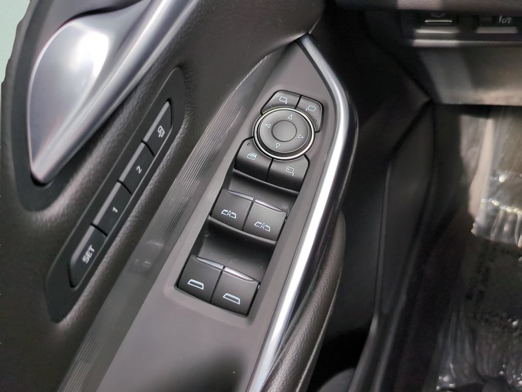 Used 2025 Cadillac XT4 Premium Luxury FWD image 19