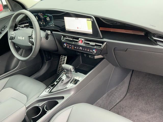 Certified 2025 Kia Niro EX Touring image 17