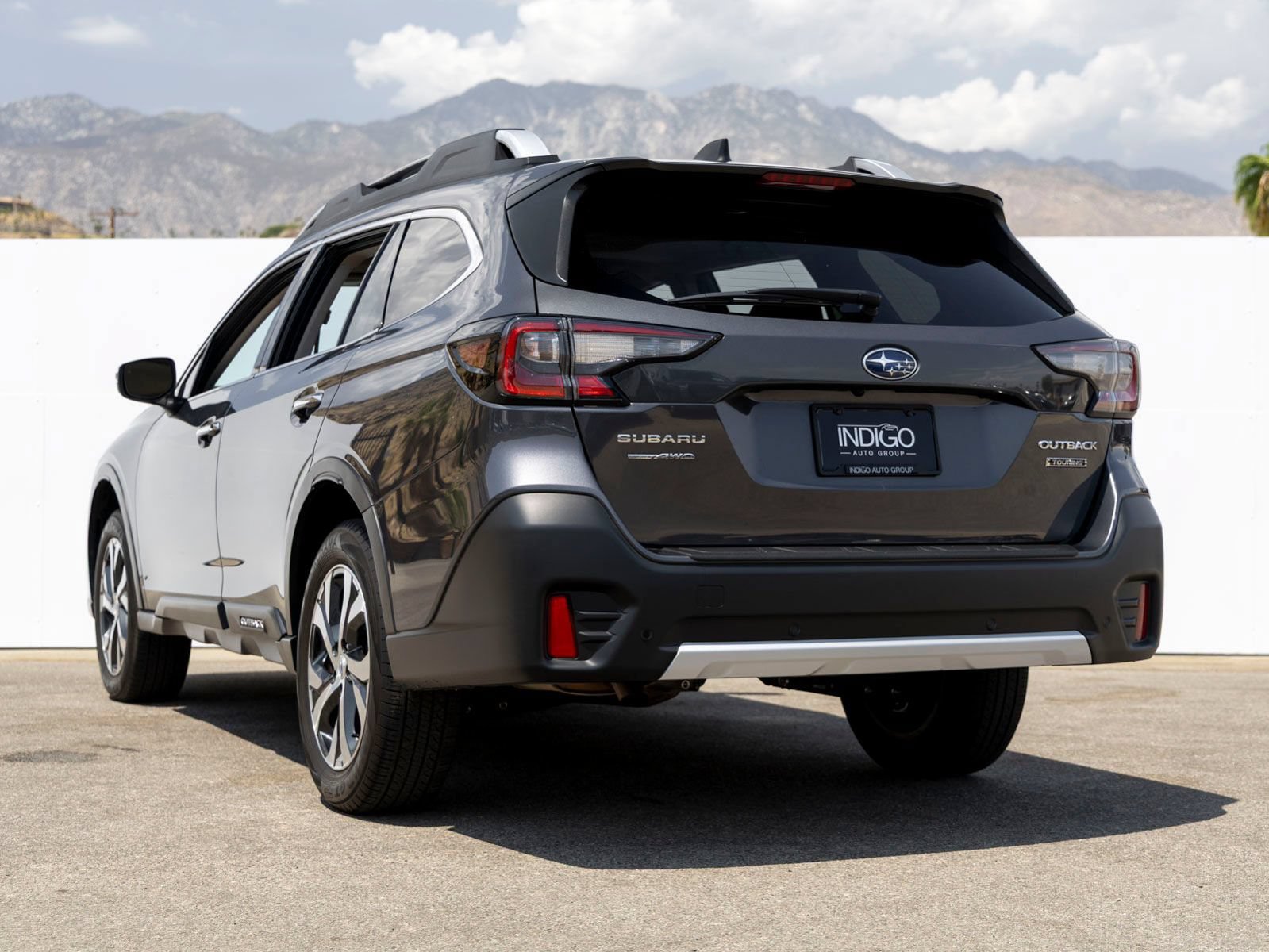 Used 2022 Subaru Outback Touring AWD/4WD image 4