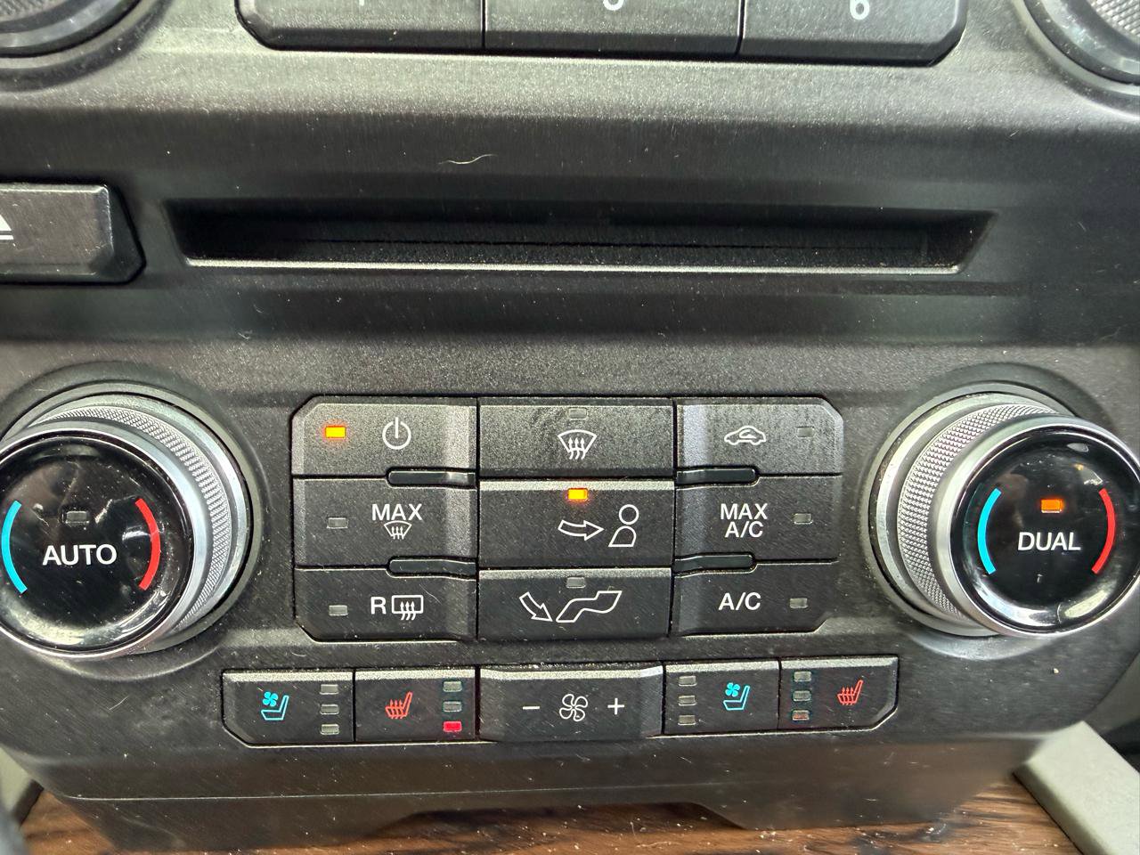 Used 2018 Ford F150 Lariat w/ Equipment Group 502A Luxury AWD/4WD image 52