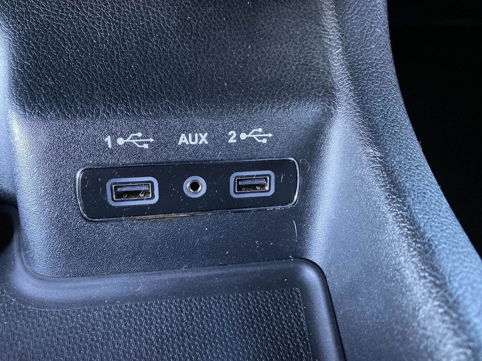 Used 2019 Dodge Durango SXT image 12