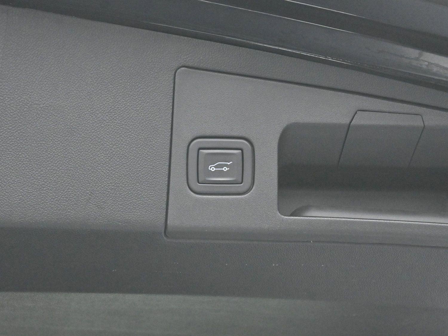 Certified 2023 Cadillac XT5 Premium Luxury image 10