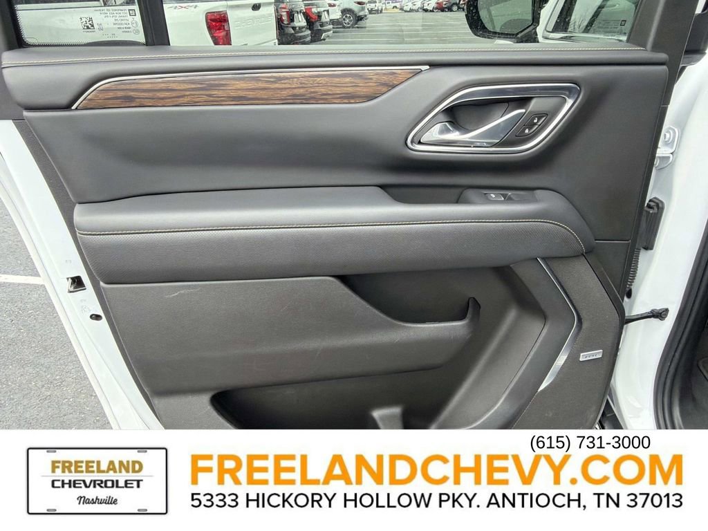 Used 2023 Chevrolet Suburban Premier image 15