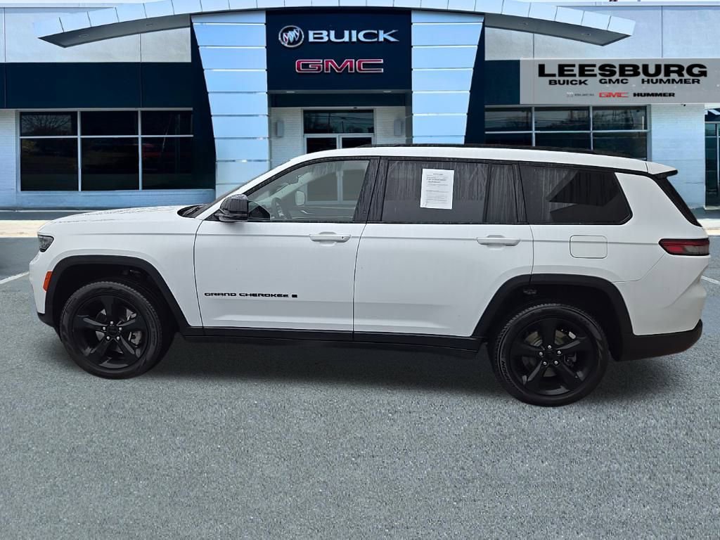 Used 2023 Jeep Grand Cherokee L Limited w/ Black Appearance Package image 4