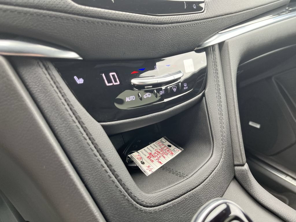 Used 2025 Cadillac XT5 Premium Luxury AWD/4WD image 19