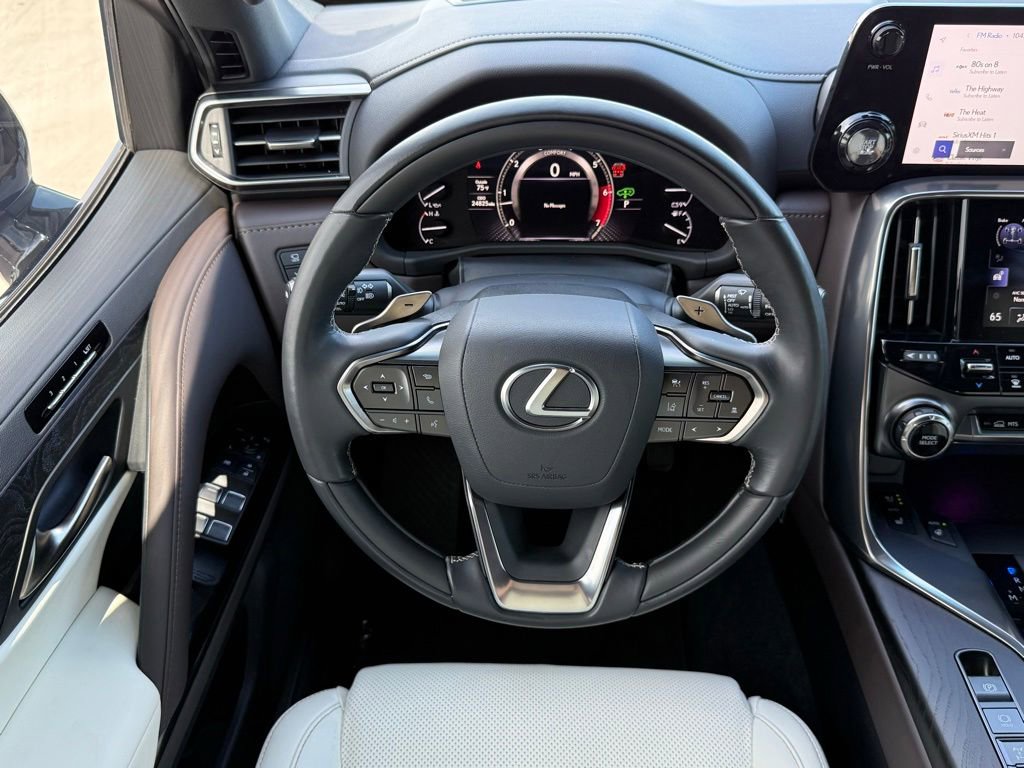 Used 2024 Lexus LX 600 4WD w/ Luxury Package image 19