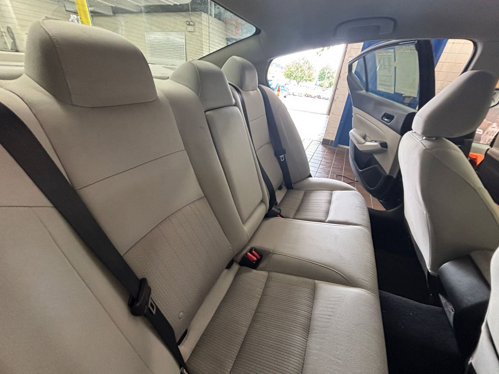 Used 2025 Nissan Altima 2.5 SV FWD image 21