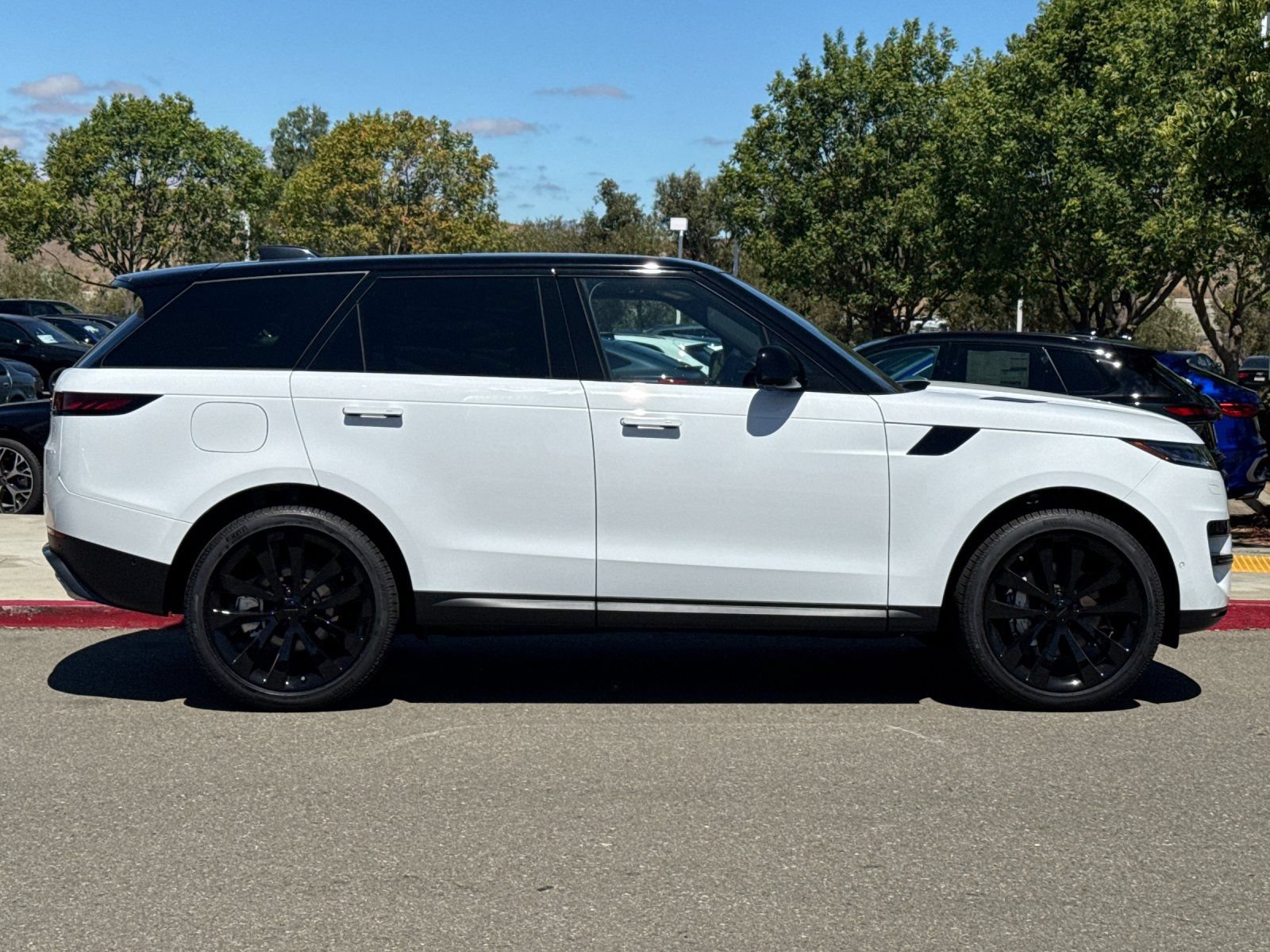 New 2026 Land Rover Range Rover Sport SE AWD/4WD image 7