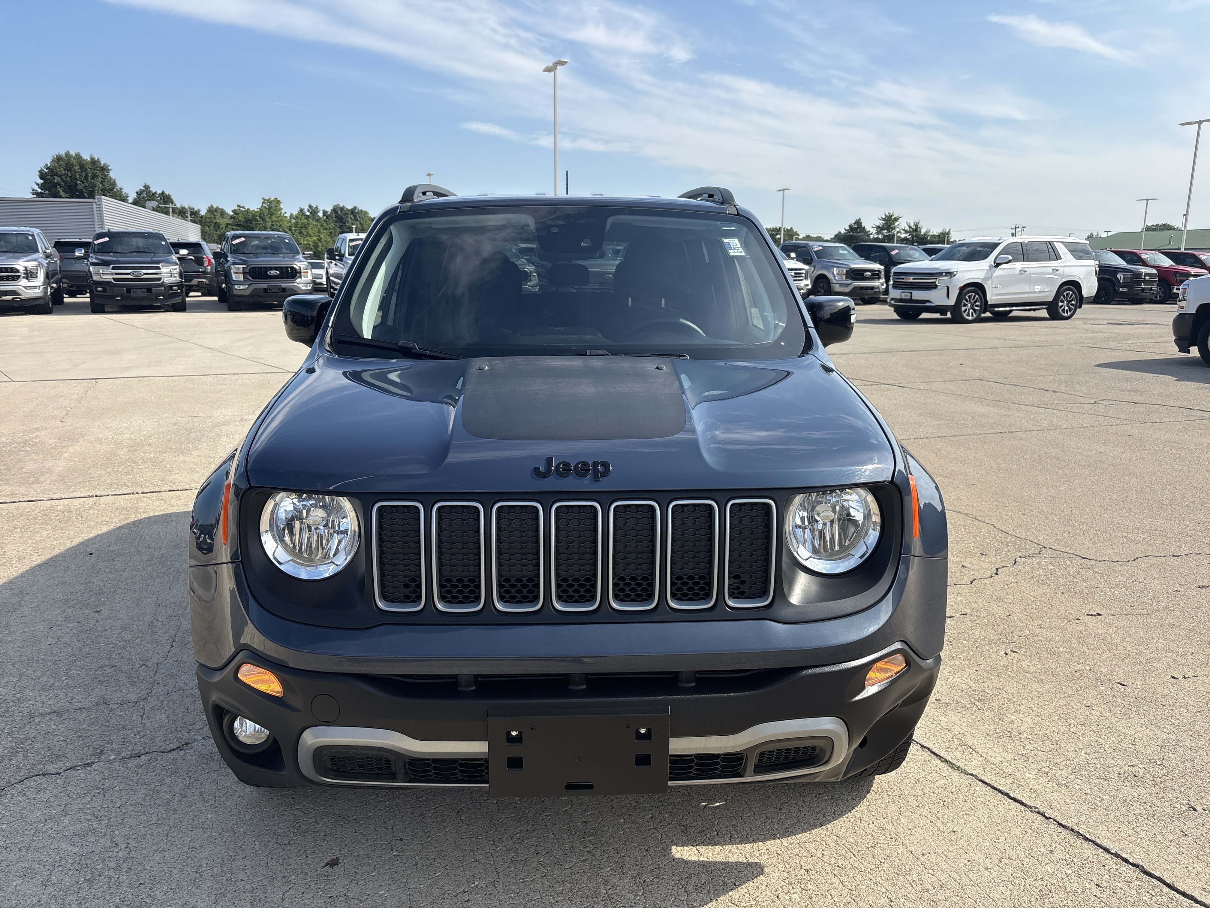 Used 2023 Jeep Renegade Latitude AWD/4WD image 2