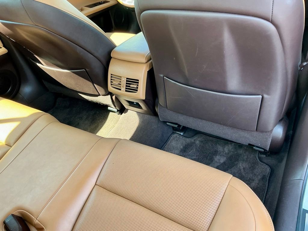 Used 2016 Lexus ES 300h w/ Premium Package w/Wood Trim image 26
