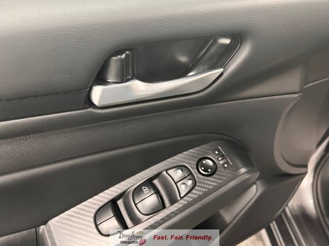 Used 2025 Nissan Altima 2.5 SV FWD image 27