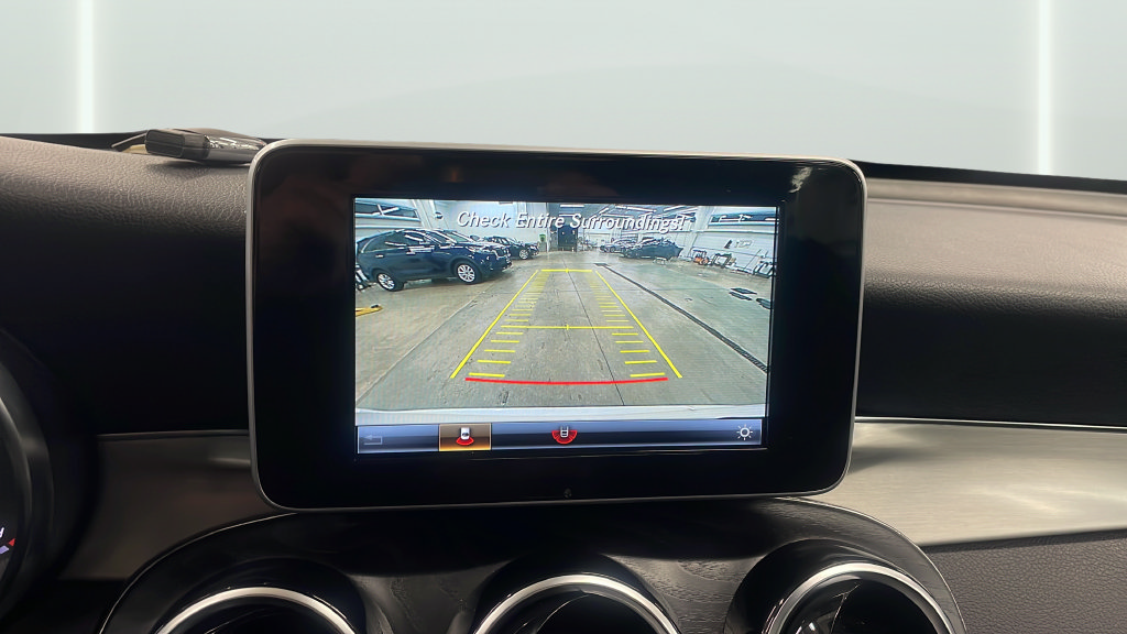 Used 2019 Mercedes-Benz GLC 300 4MATIC image 9