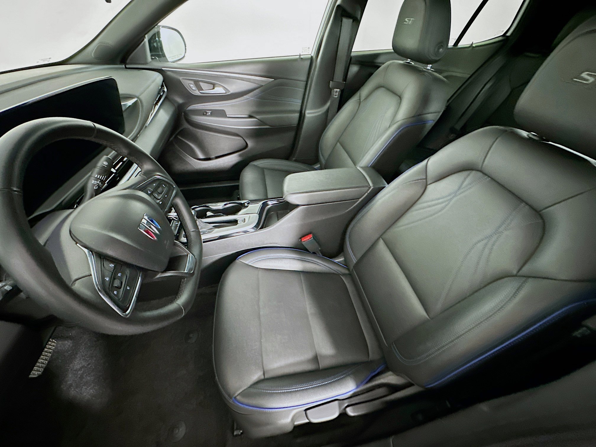 Used 2025 Buick Envista Sport Touring image 13