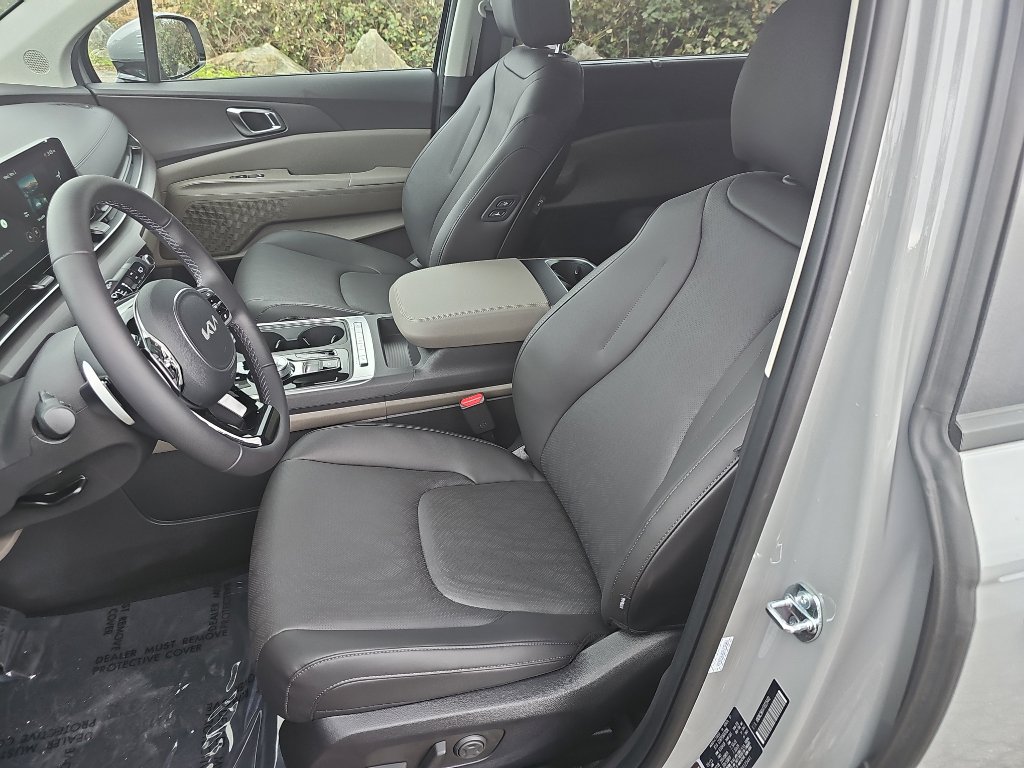 New 2026 Kia Carnival EX image 21