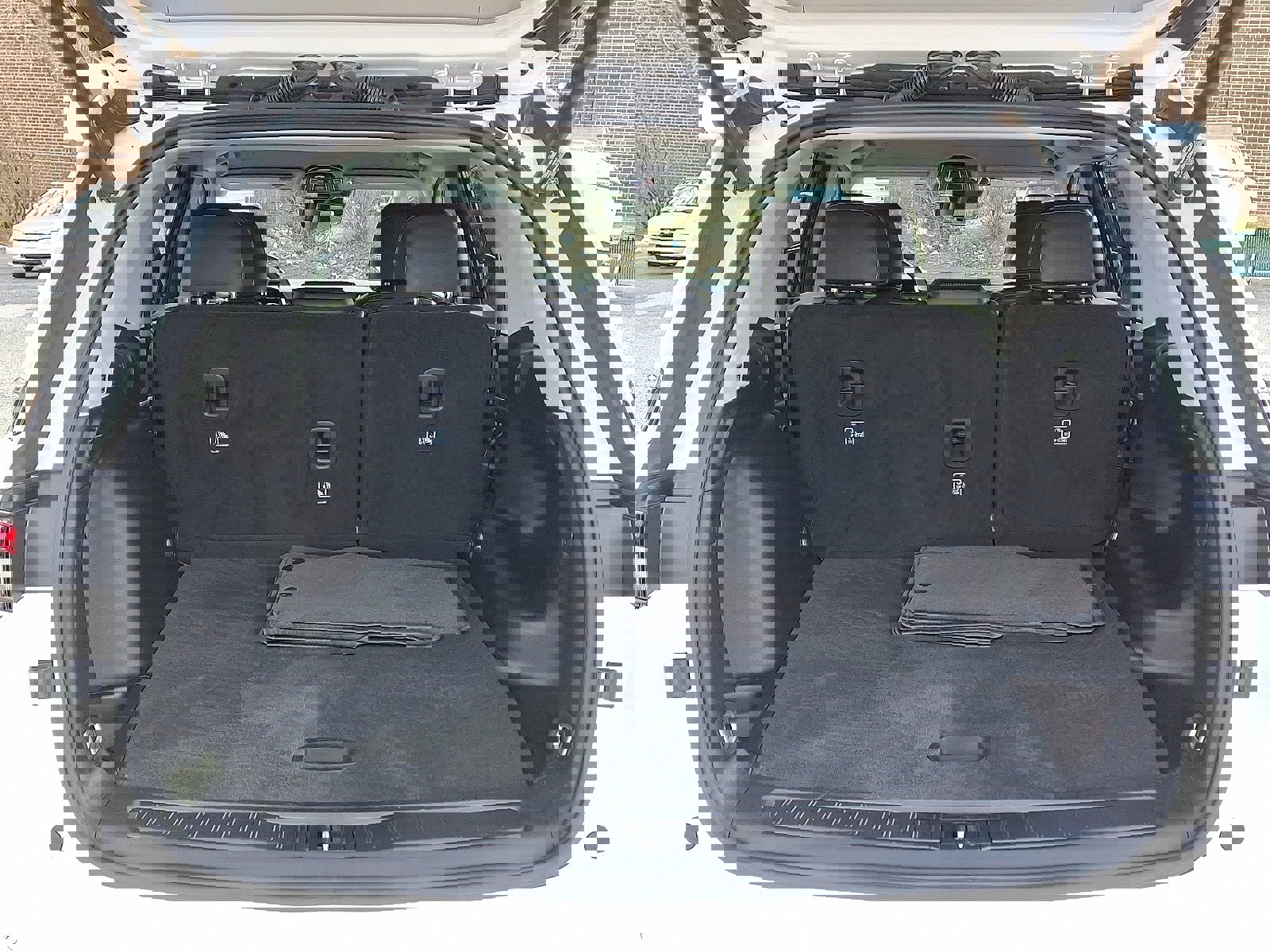 Used 2023 Jeep Grand Cherokee Limited w/ Luxury Tech Group II image 29