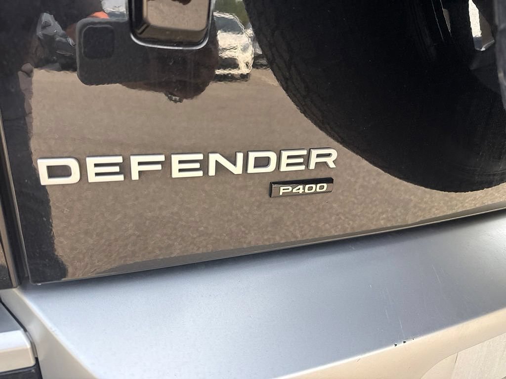 Used 2022 Land Rover Defender 110 XS Edition AWD/4WD image 9