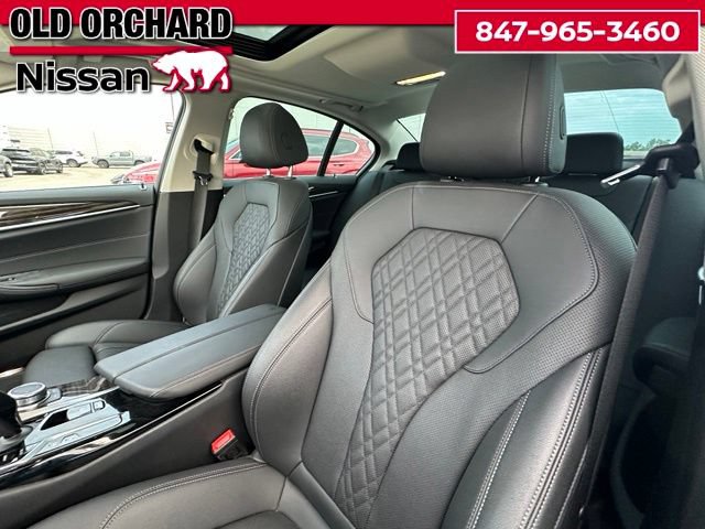 Used 2022 BMW 530e xDrive AWD/4WD image 12