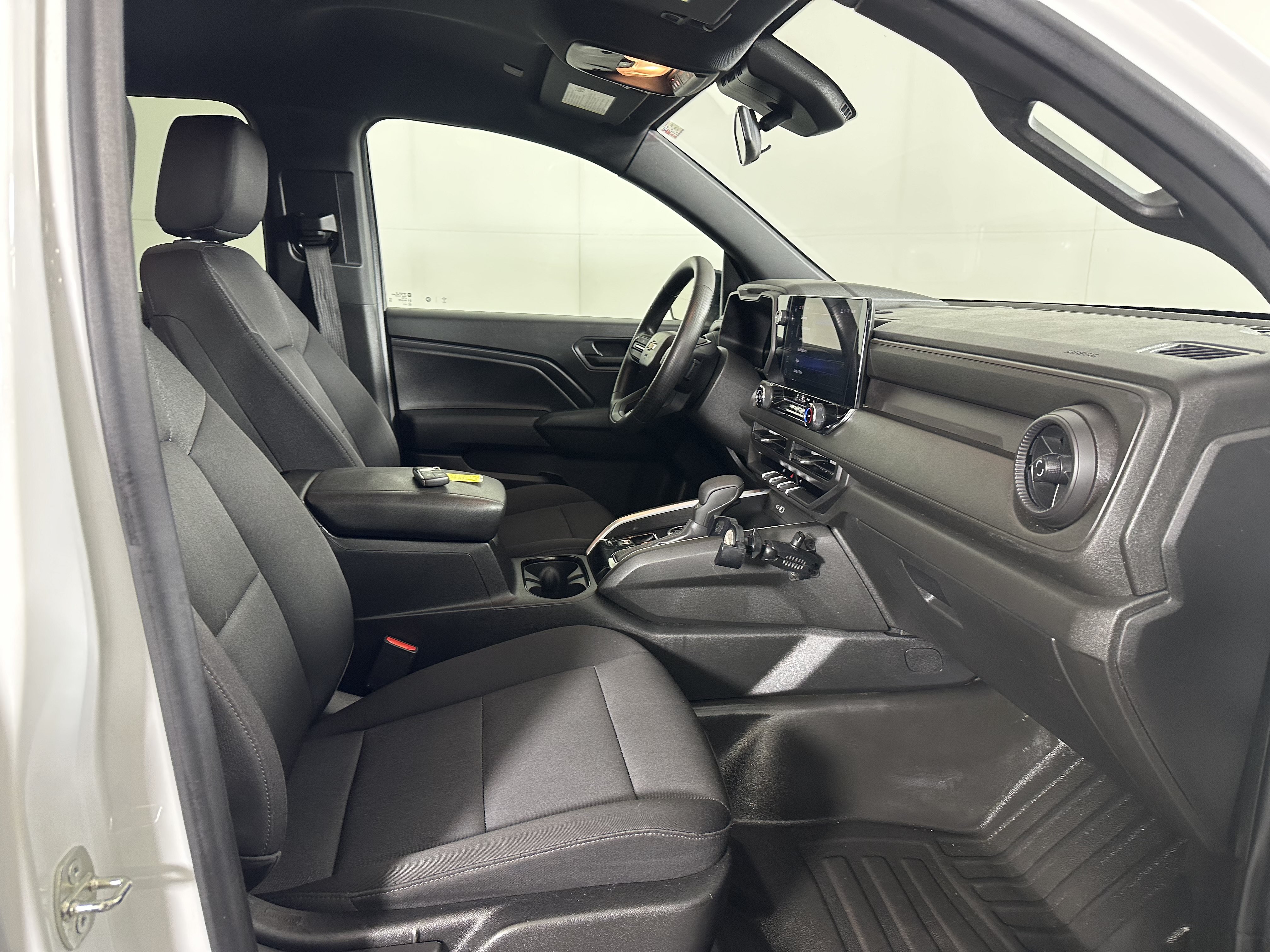 Used 2023 Chevrolet Colorado W/T w/ Safety Package AWD/4WD image 23