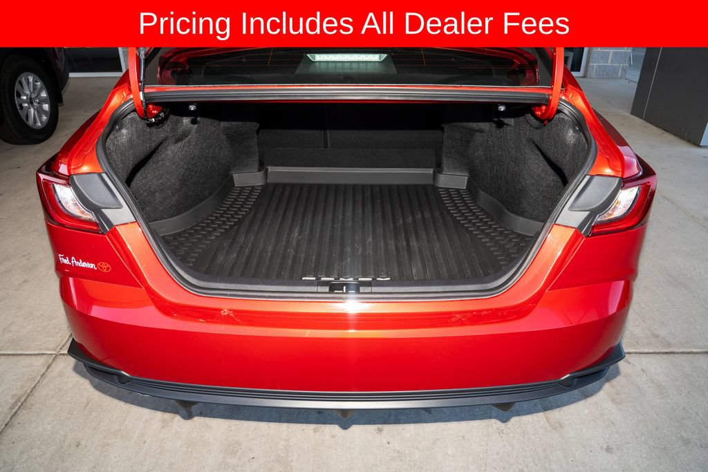 Used 2025 Toyota Camry SE FWD image 5