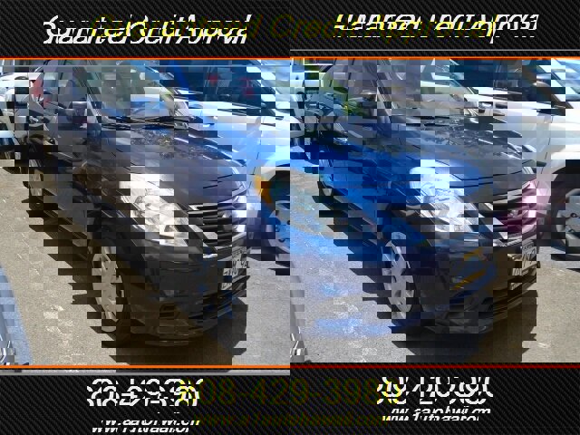 Used 2012 Nissan Versa SV image 2