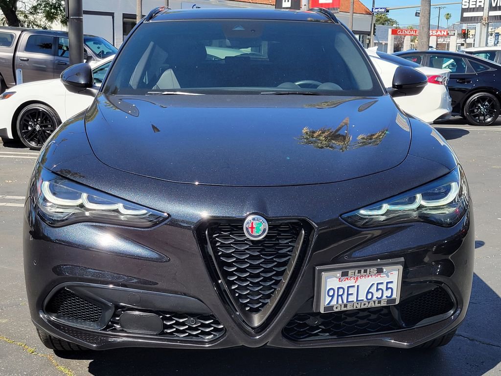 Used 2024 Alfa Romeo Stelvio Sprint image 32