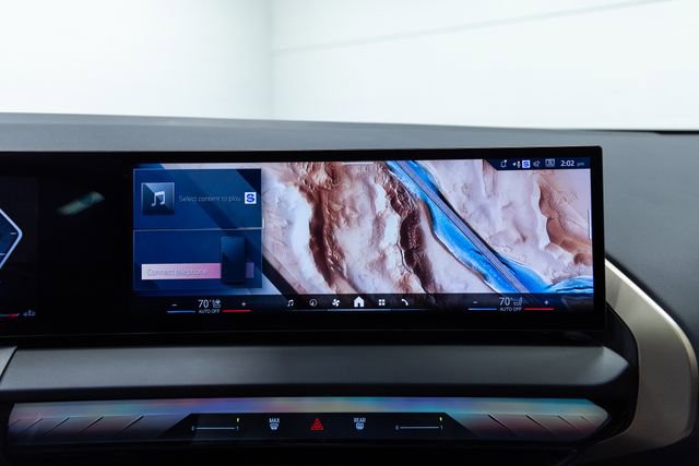 Certified 2025 BMW X3 xDrive30i AWD/4WD image 17