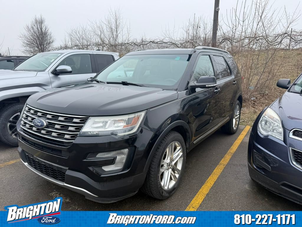 Used 2016 Ford Explorer XLT w/ Equipment Group 202A image 3