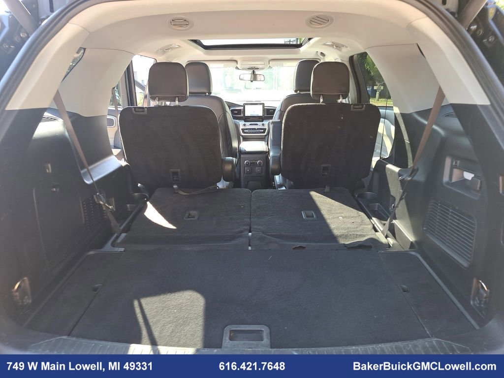 Used 2022 Ford Explorer XLT w/ XLT Sport Appearance Package image 13