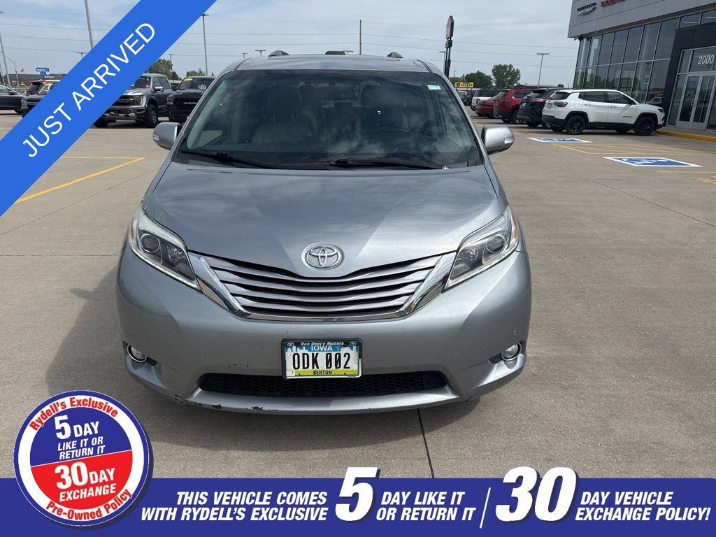 Used 2017 Toyota Sienna Limited AWD/4WD image 2