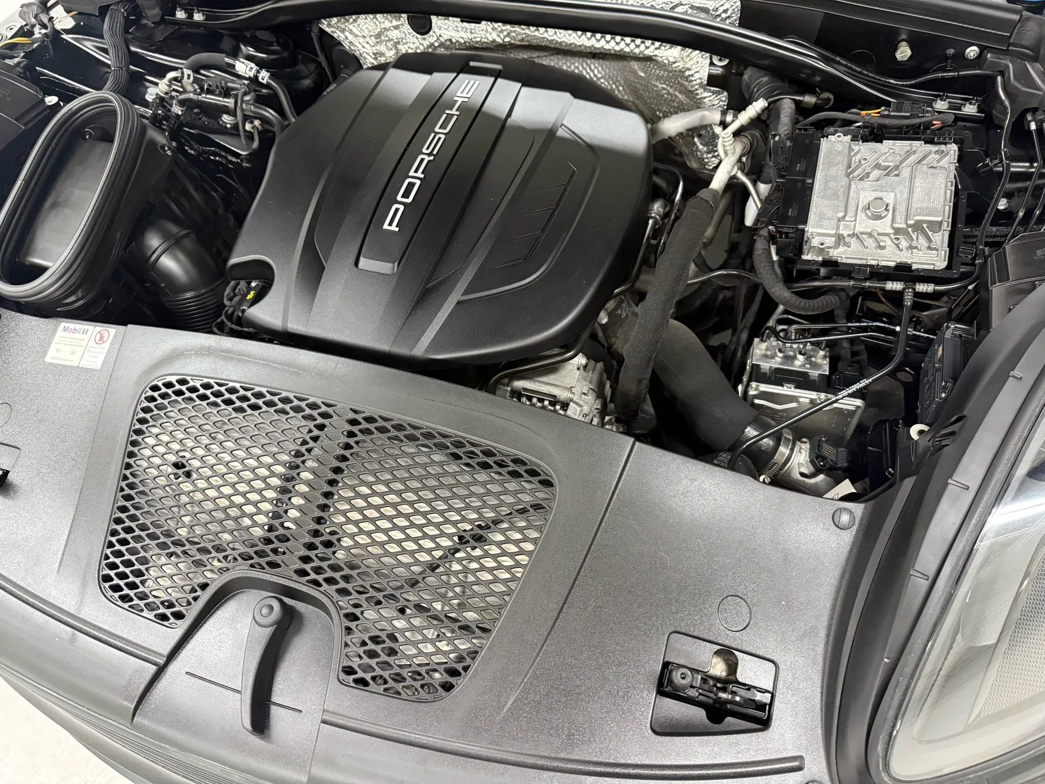 Used 2019 Porsche Macan Sport Edition image 49