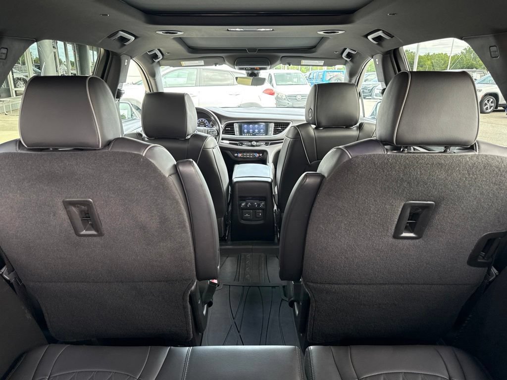 Used 2022 Buick Enclave Avenir w/ Avenir Technology Package AWD/4WD image 19