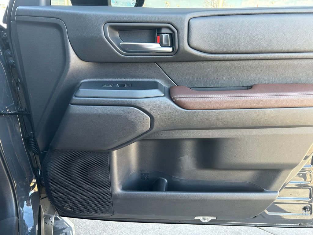 Used 2025 Toyota Land Cruiser image 33